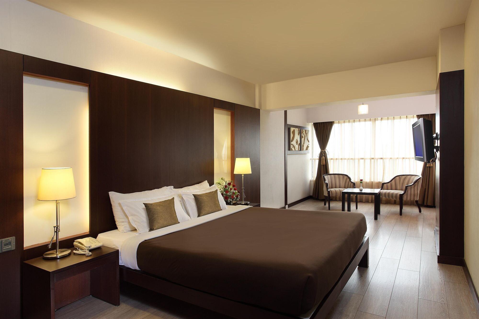 Hotel Aurora Towers Pune Dış mekan fotoğraf