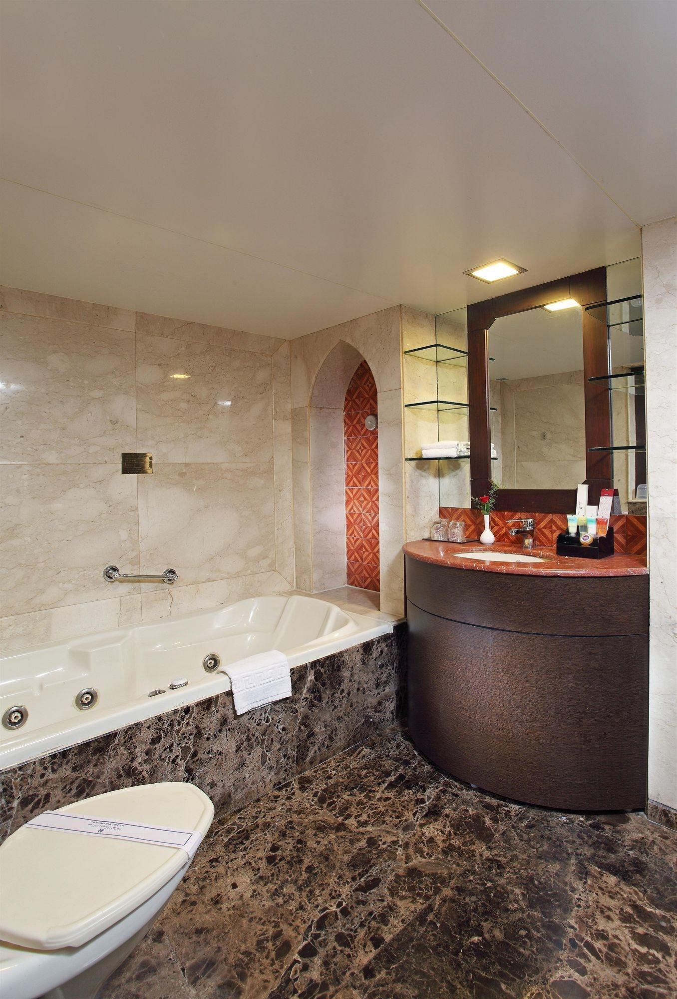 Hotel Aurora Towers Pune Dış mekan fotoğraf