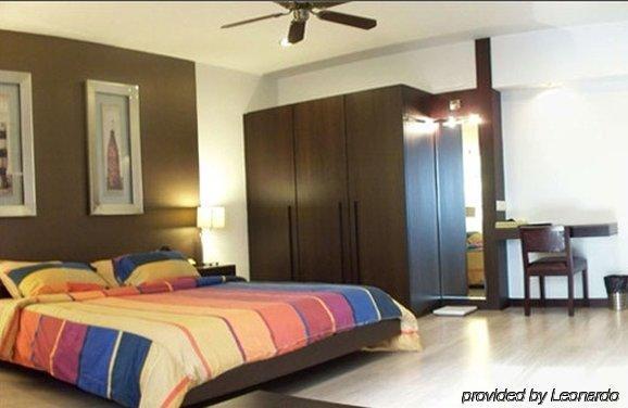 Hotel Aurora Towers Pune Oda fotoğraf