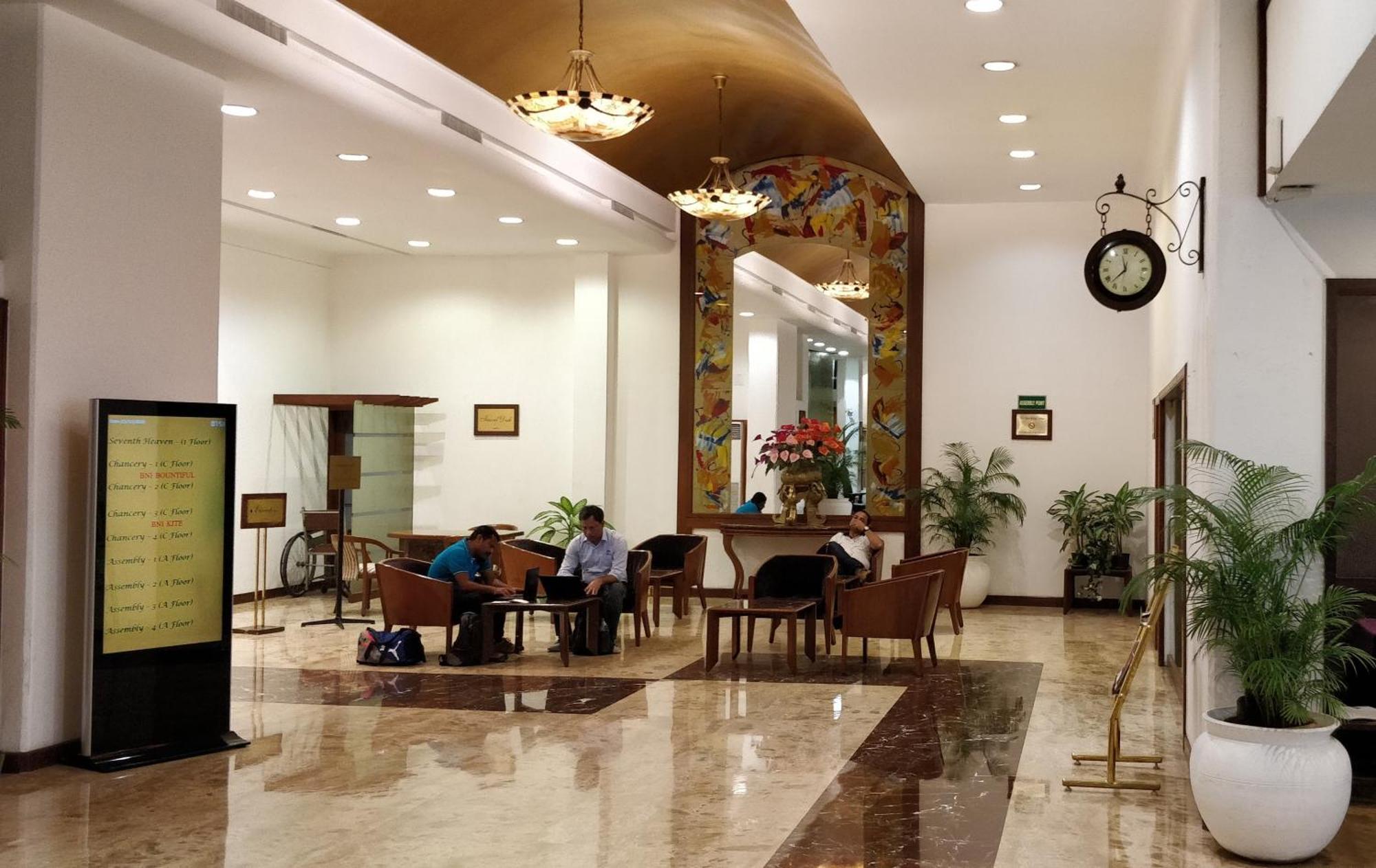 Hotel Aurora Towers Pune Dış mekan fotoğraf
