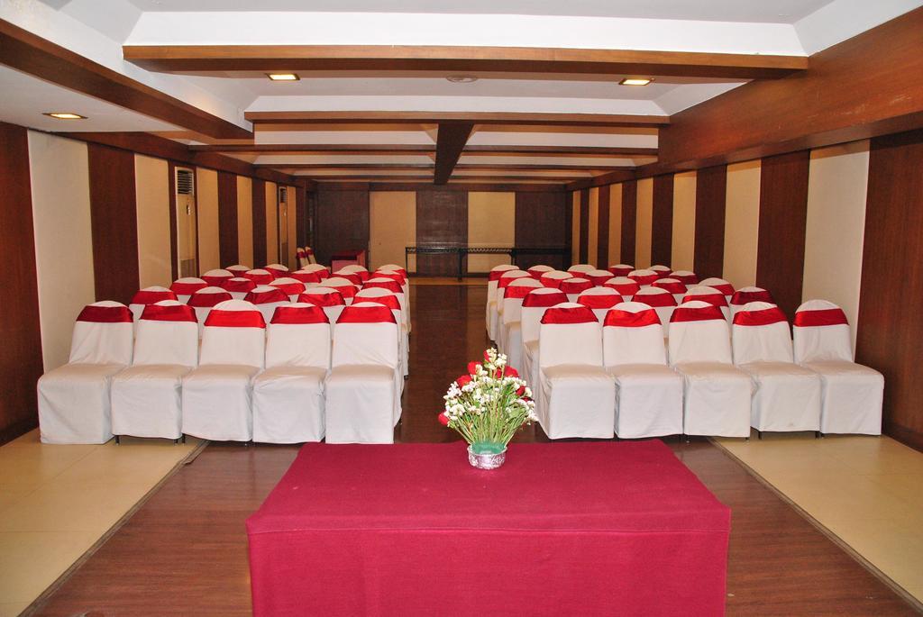 Hotel Aurora Towers Pune Dış mekan fotoğraf