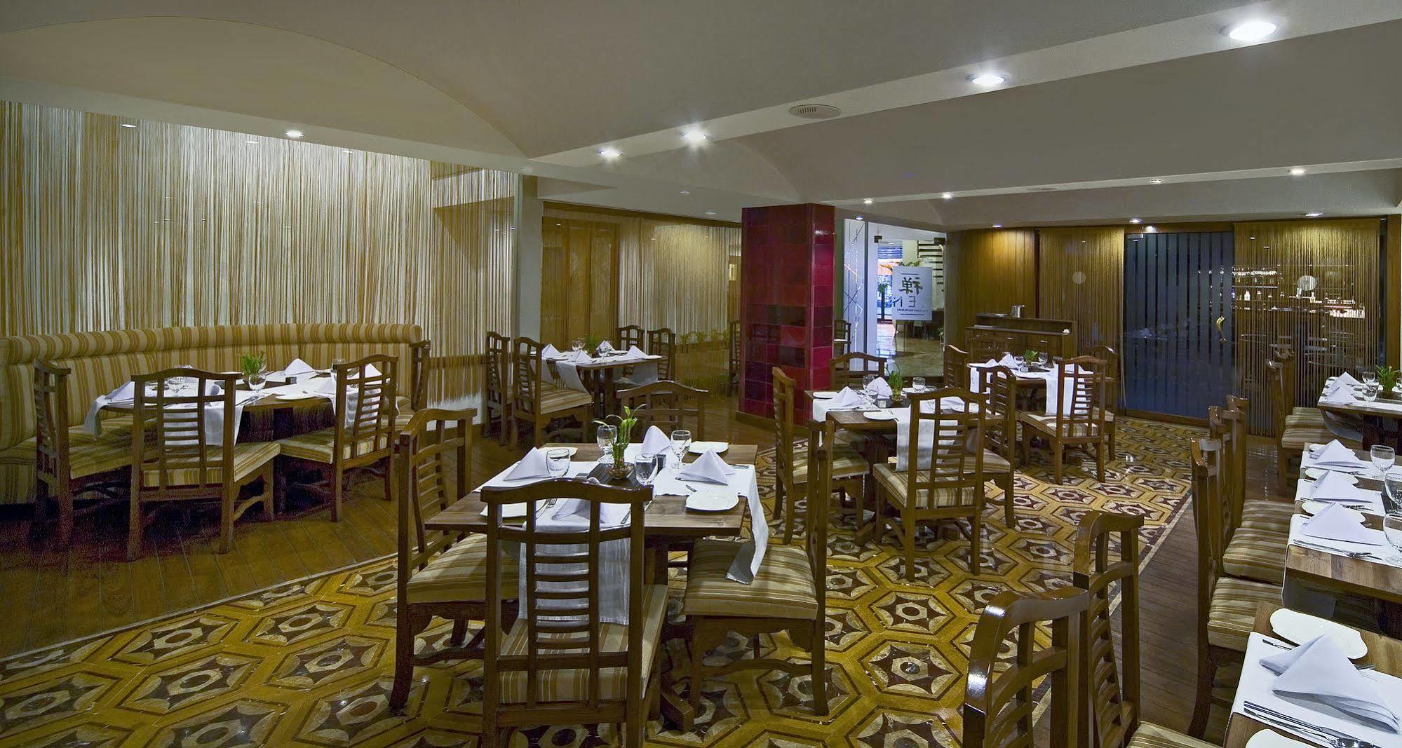 Hotel Aurora Towers Pune Dış mekan fotoğraf