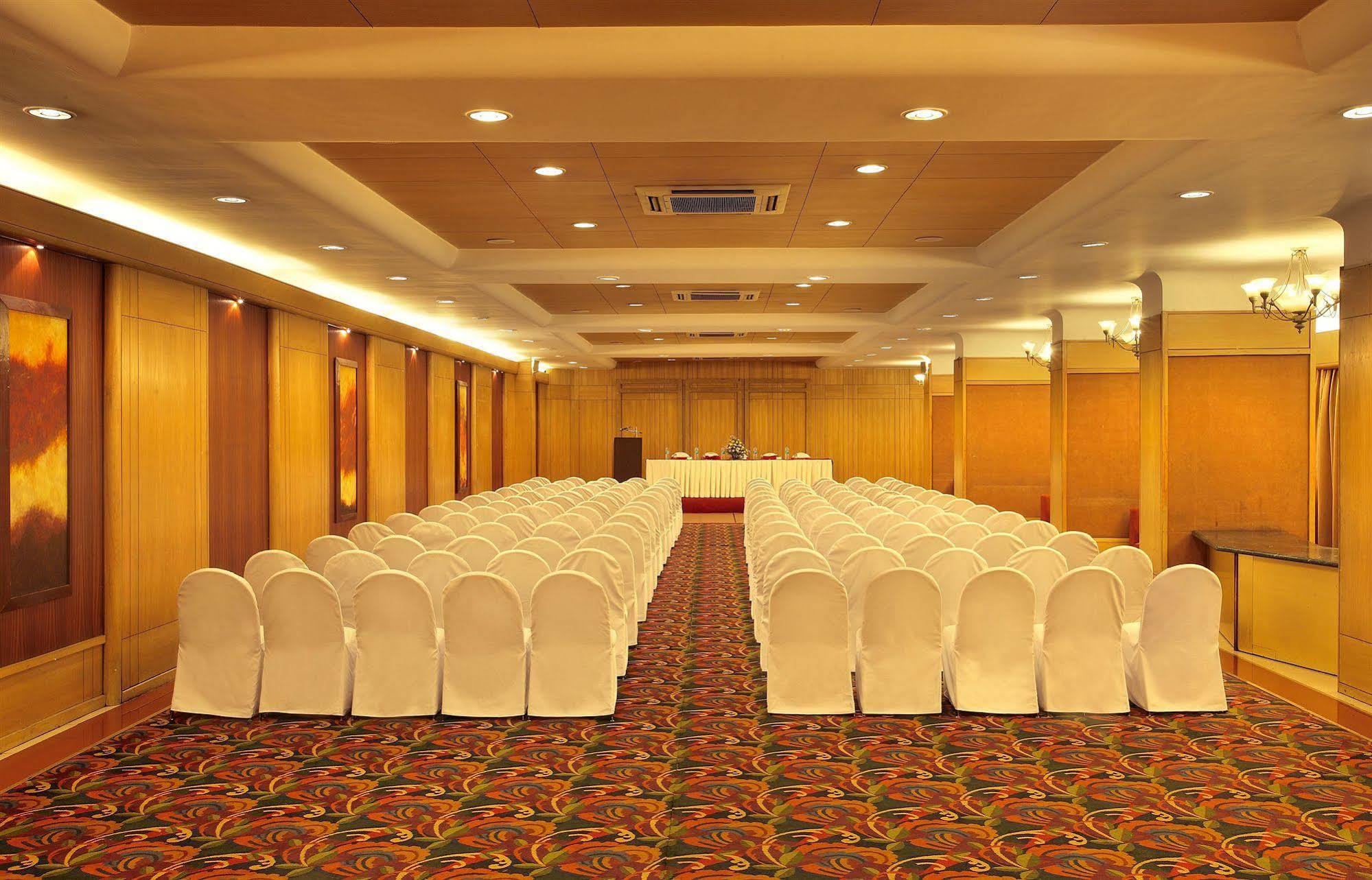 Hotel Aurora Towers Pune Dış mekan fotoğraf