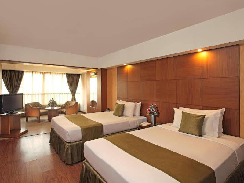 Hotel Aurora Towers Pune Dış mekan fotoğraf
